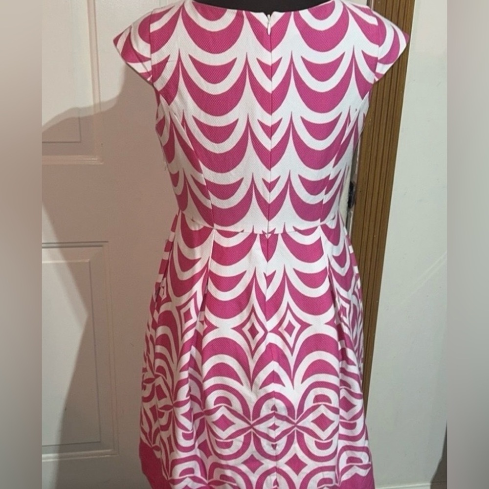 ⭐️HP⭐️TALBOTS DRESS Pink & White Scallop Print-Cap Sleeve- Fit&Flare Fully-lined - Picture 4 of 13